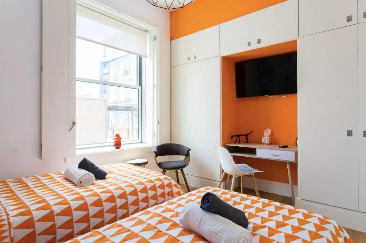리스본 Beautiful 3-Story House In Chiado With A 40M² Private Terrace 아파트 0*,  포르투갈